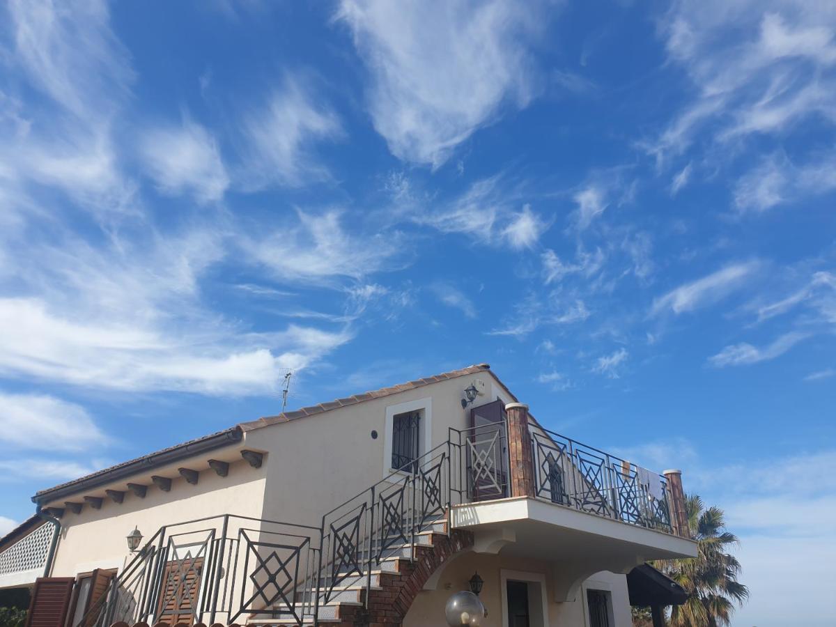 Villa Amare Campofelice Di Roccella Luaran gambar