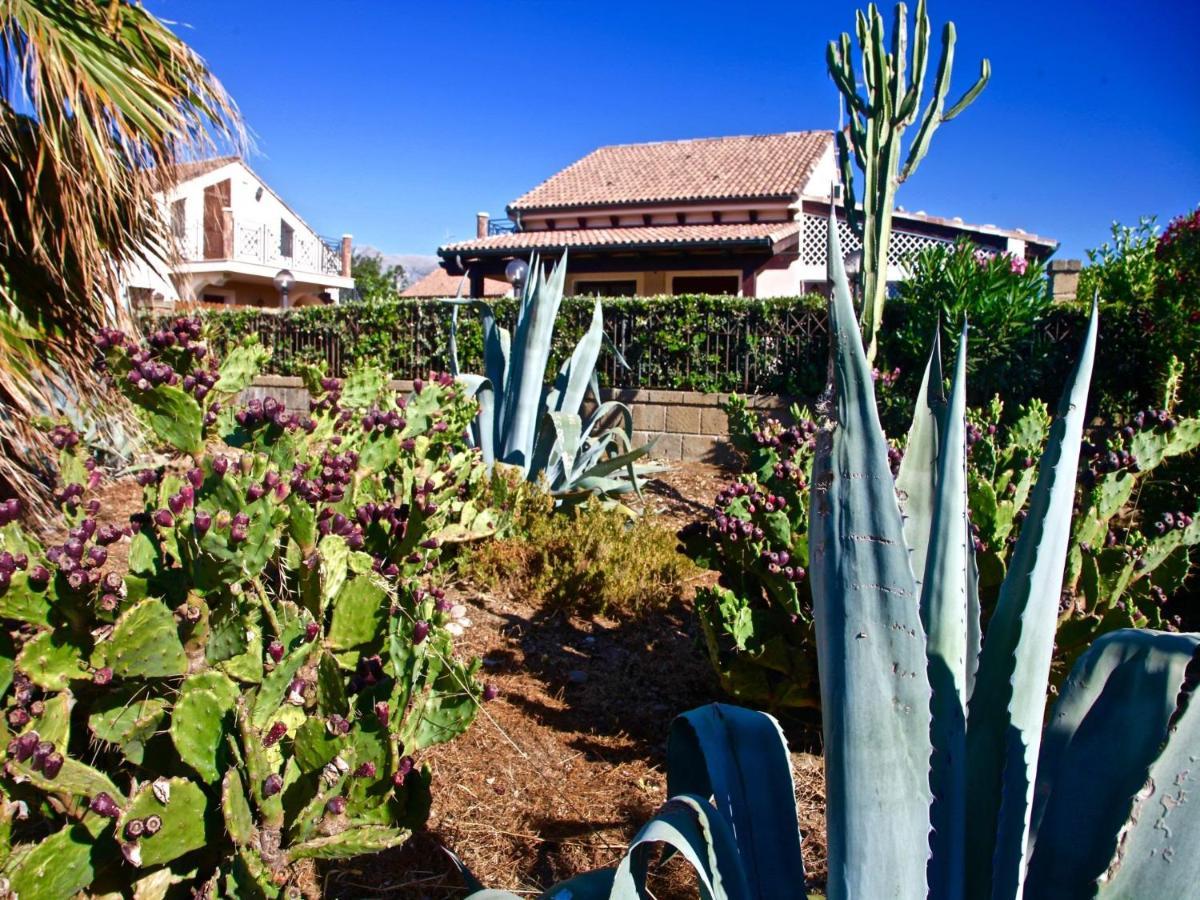 Villa Amare Campofelice Di Roccella Luaran gambar